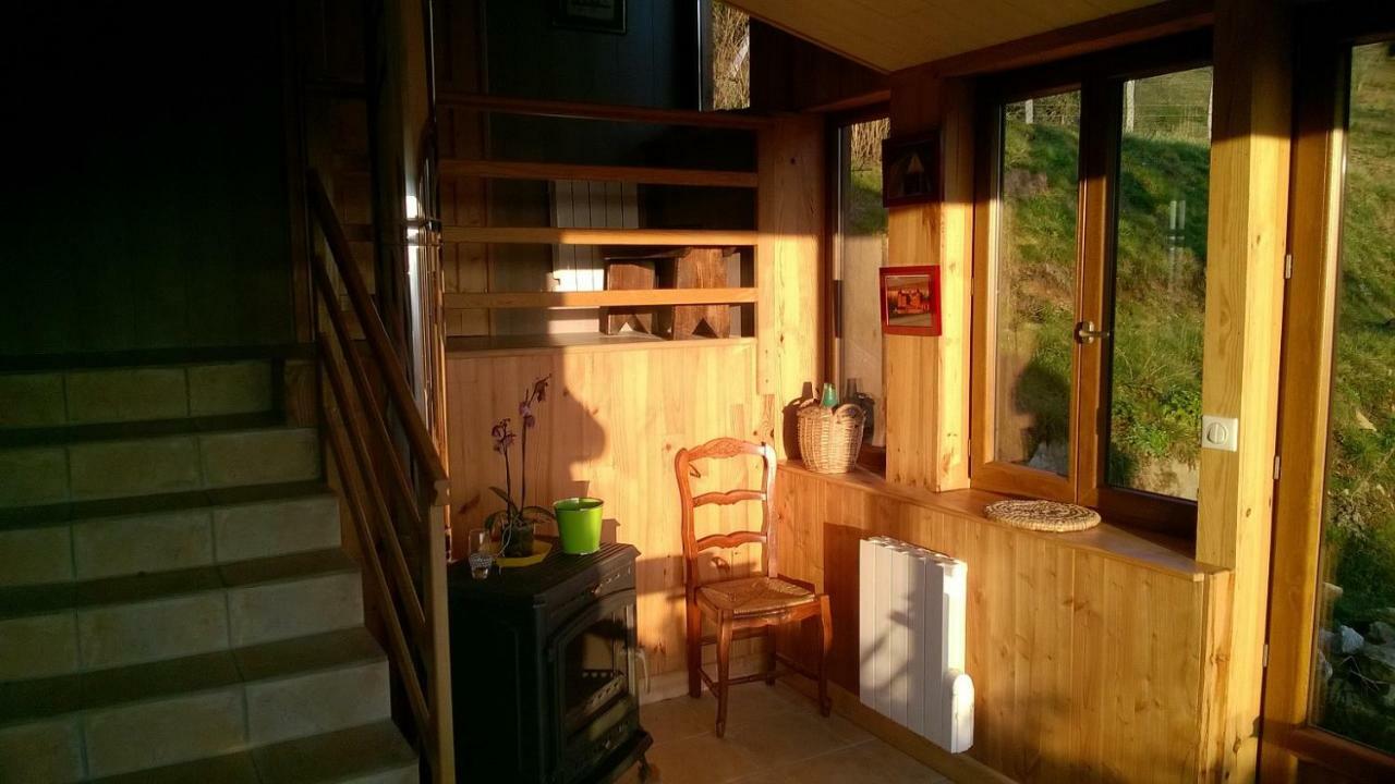 Gite " Oree Des Bois" Vertolaye Εξωτερικό φωτογραφία