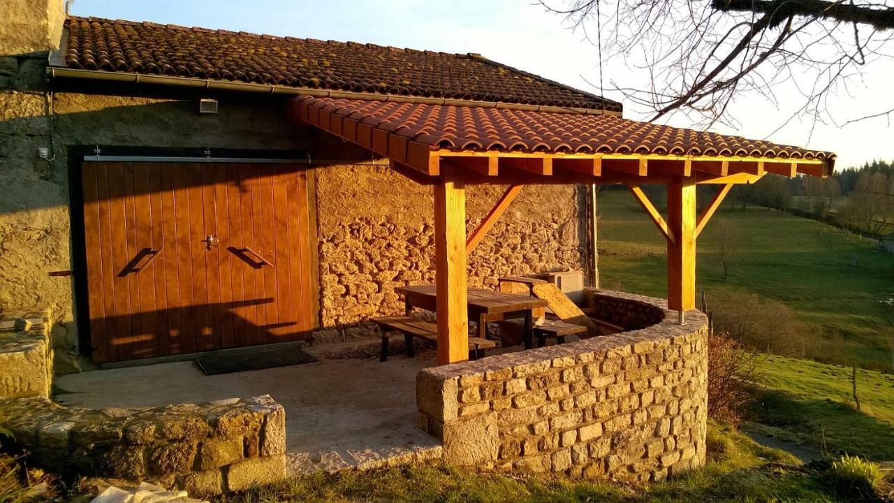 Gite " Oree Des Bois" Vertolaye Εξωτερικό φωτογραφία